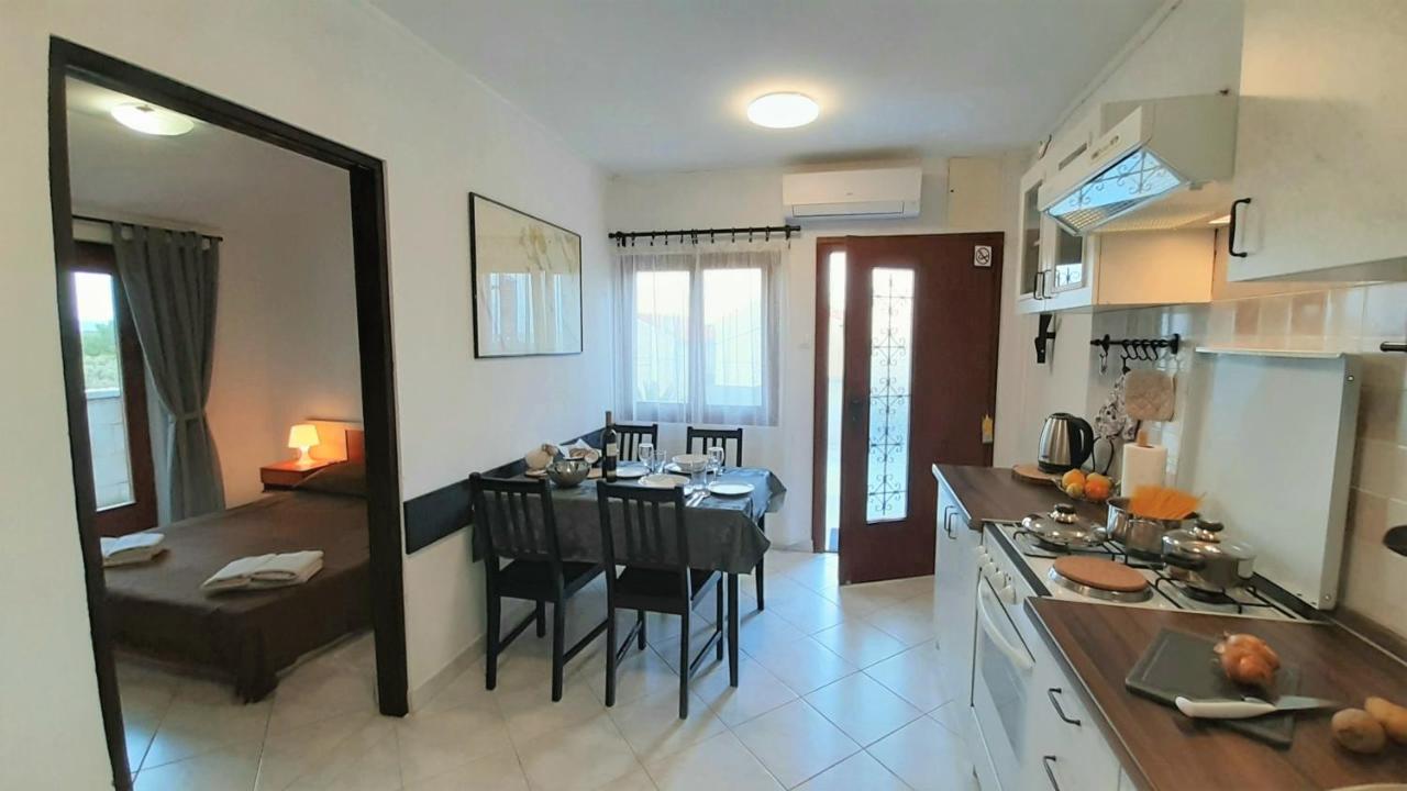 Apartments Nadia Sokolic Nerezine Ngoại thất bức ảnh