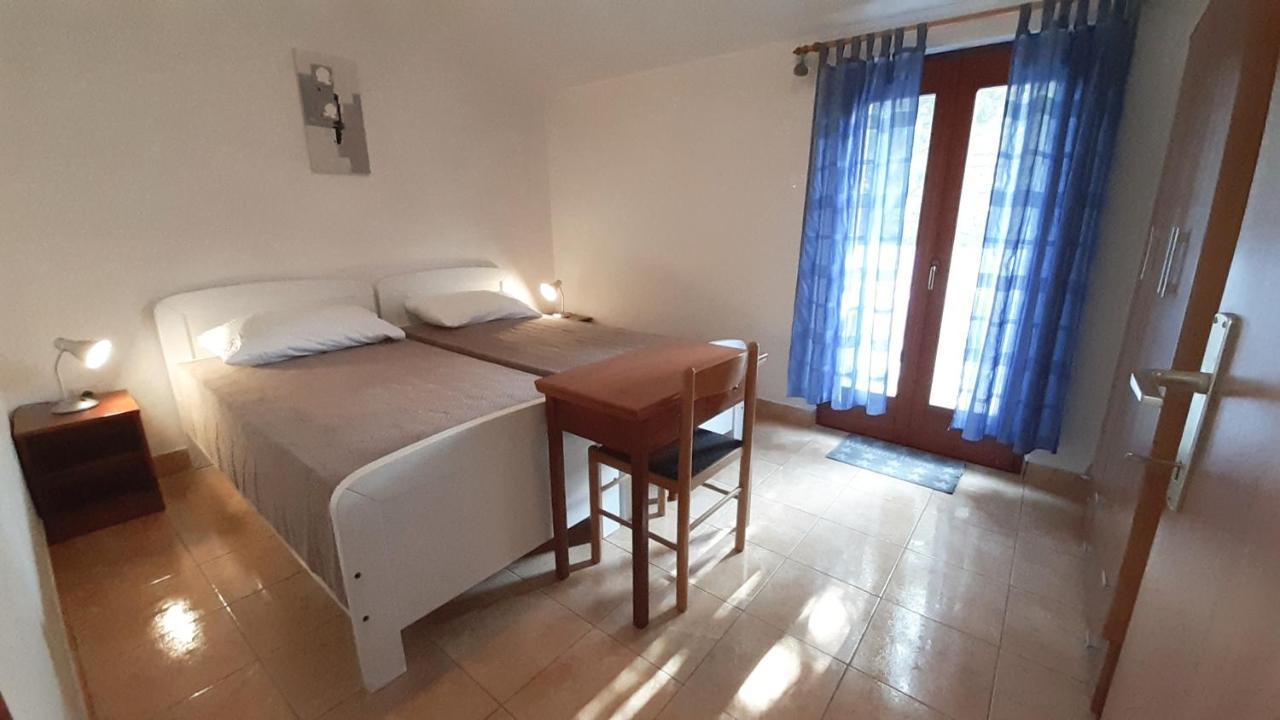 Apartments Nadia Sokolic Nerezine Ngoại thất bức ảnh